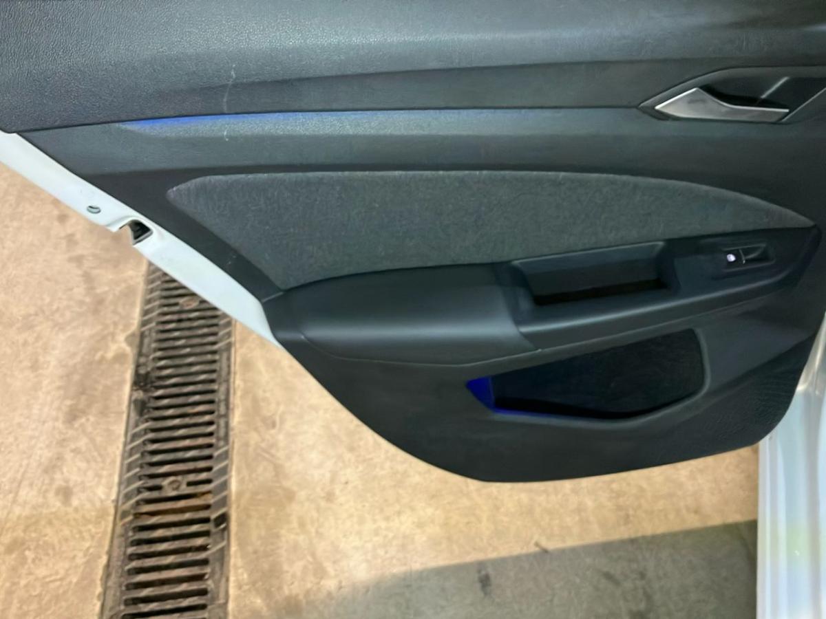 volkswagen-golf-2023-gasolina-999cc