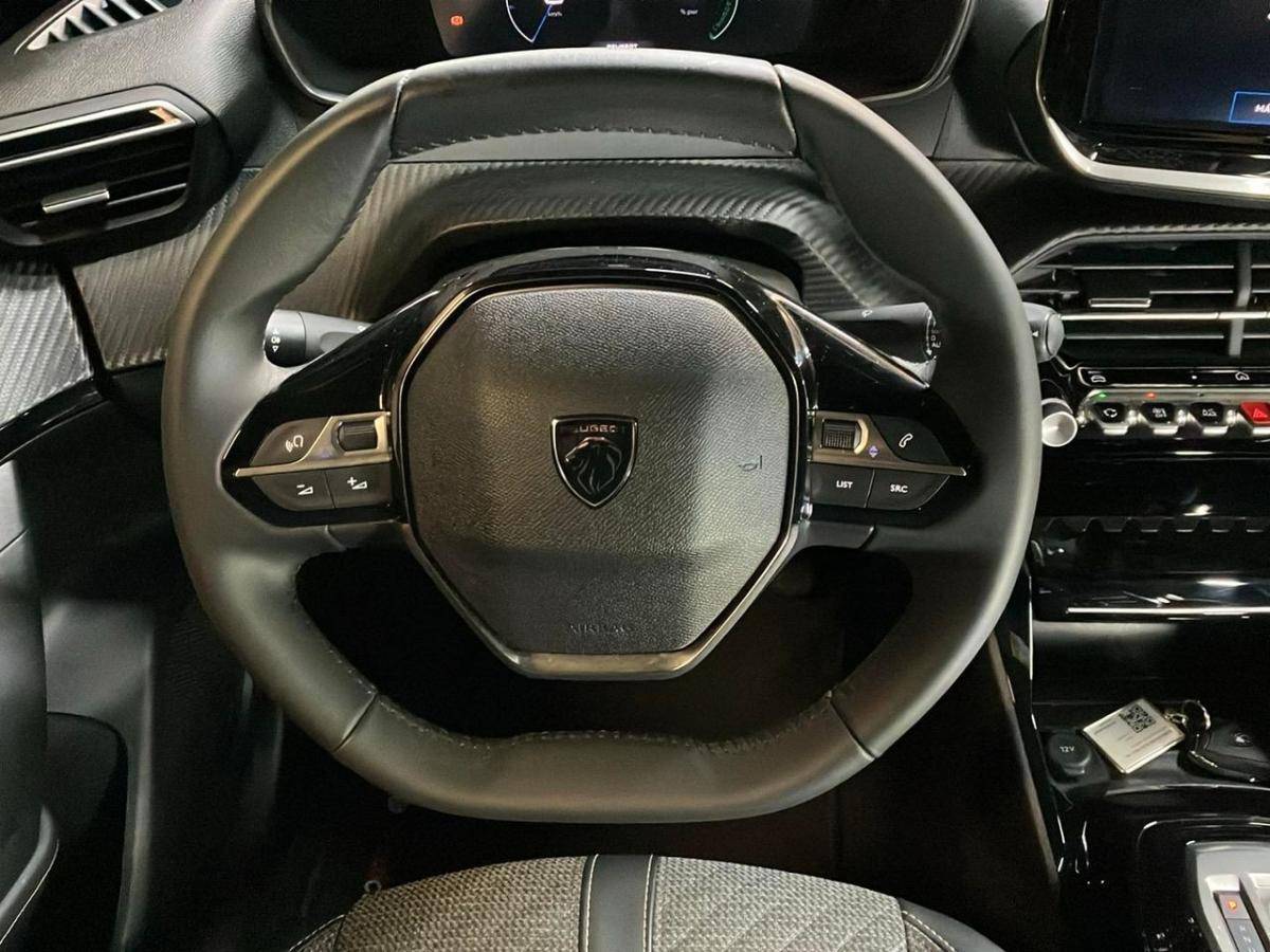 peugeot-2008-2025-eletrico-0cc