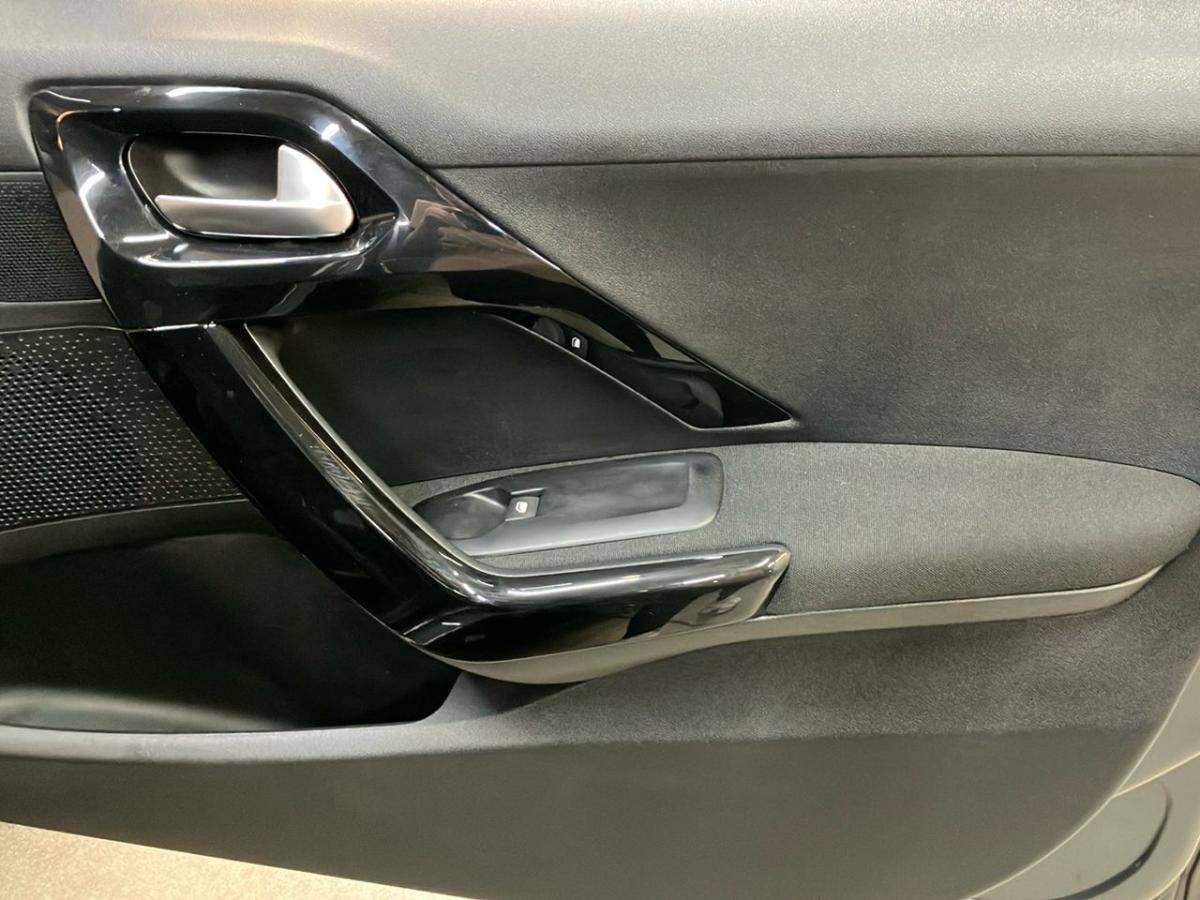 peugeot-208-2016-gasolina-1199cc