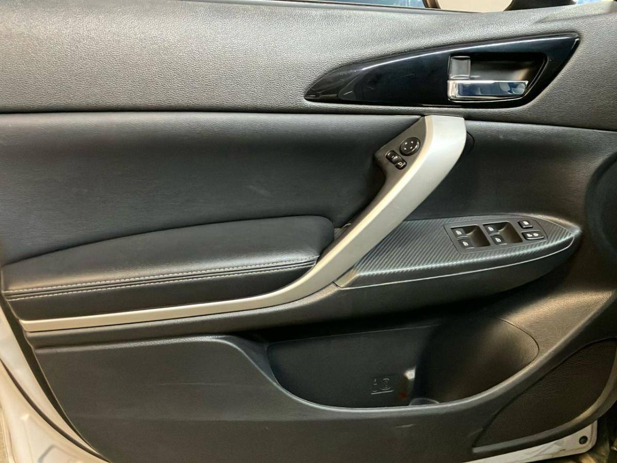 mitsubishi-eclipse-cross-2022-hibrido-a-gasolina-2360cc