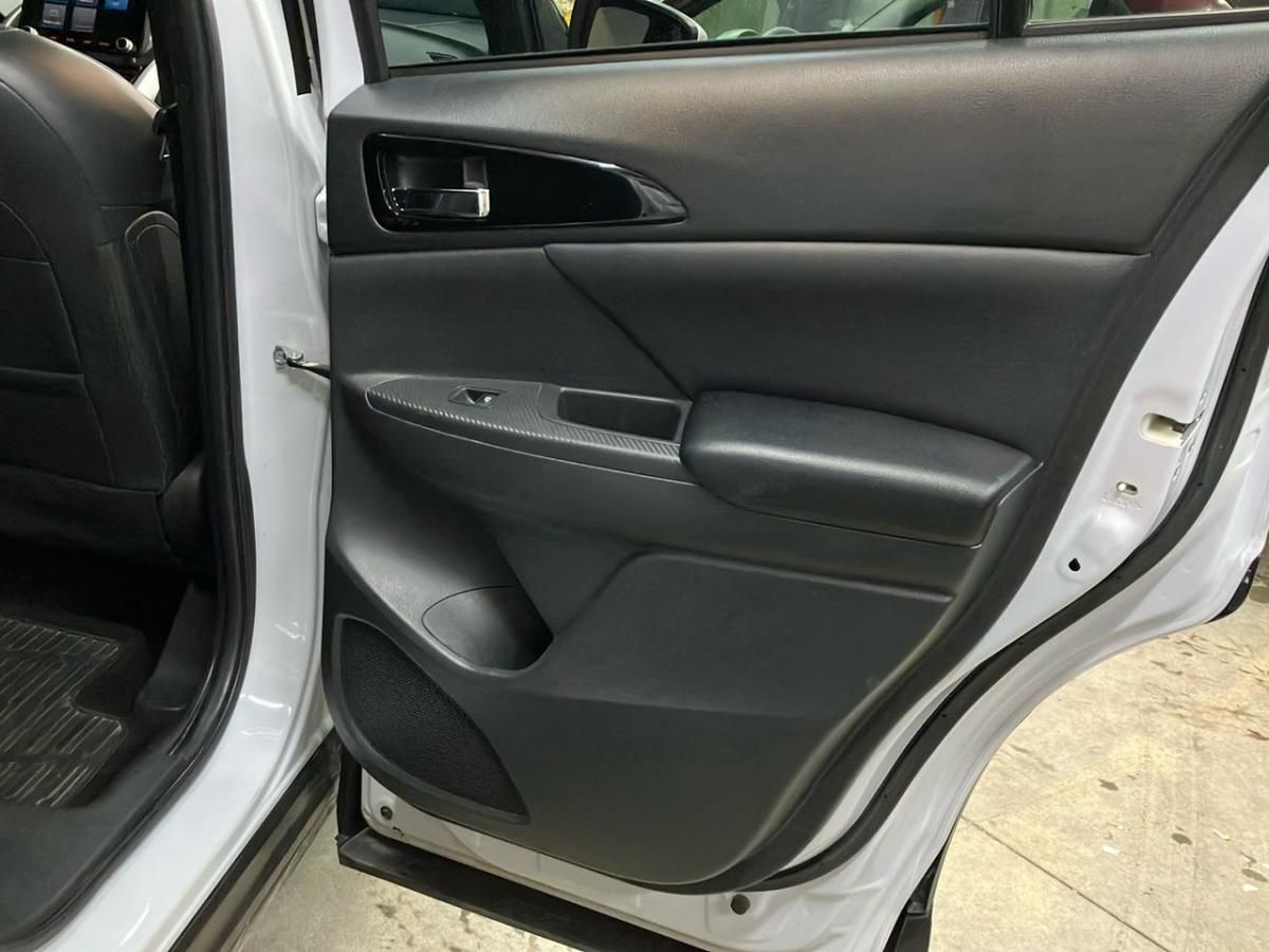 mitsubishi-eclipse-cross-2022-hibrido-a-gasolina-2360cc