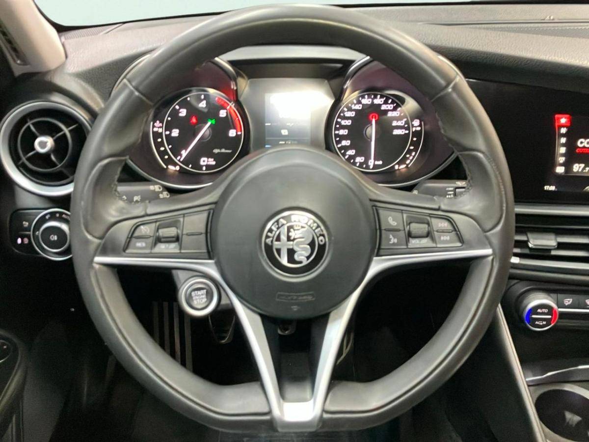 alfa-romeo-giulia-2016-diesel-2143cc