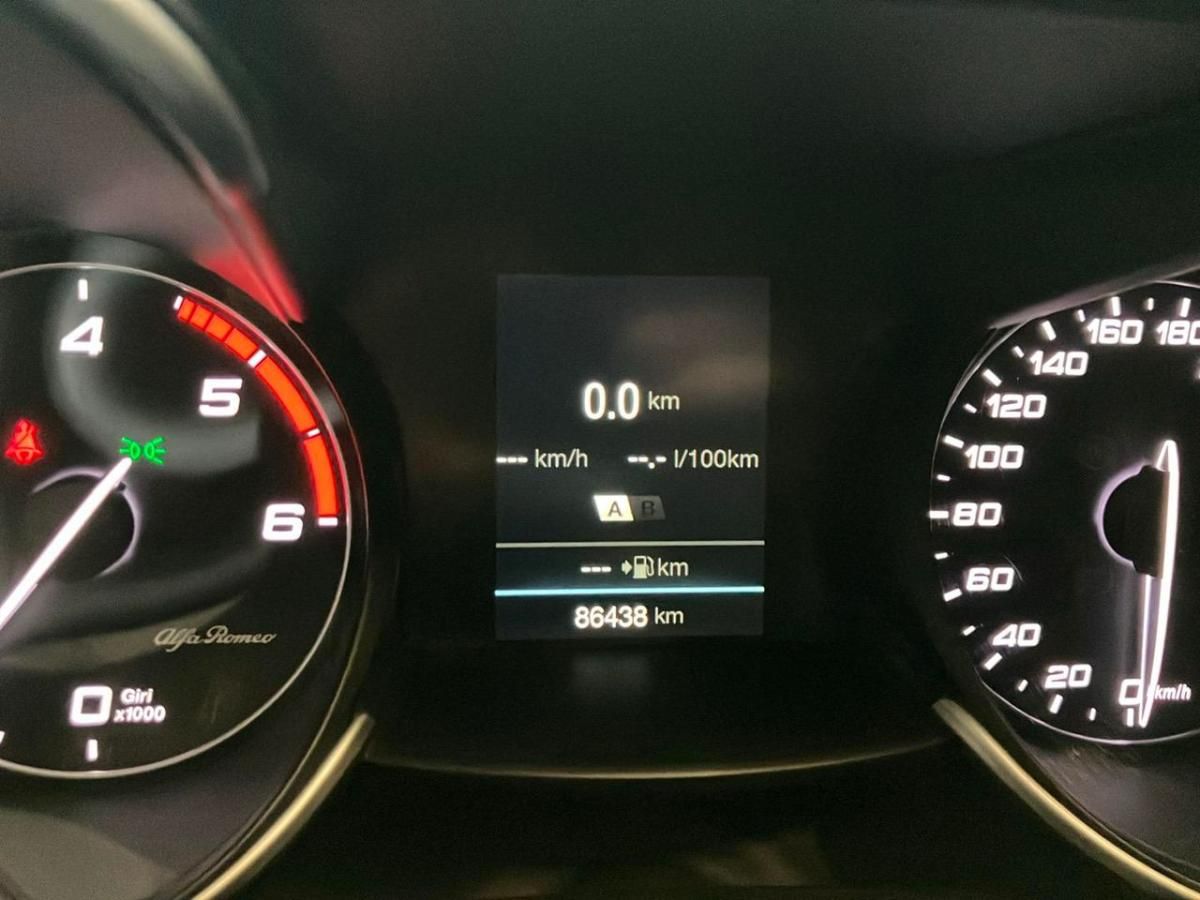 alfa-romeo-giulia-2016-diesel-2143cc