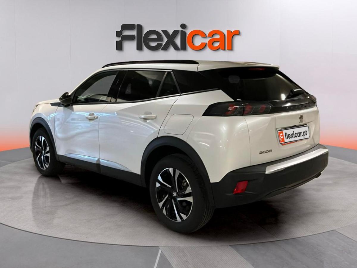 peugeot-2008-2023-gasolina-1199cc