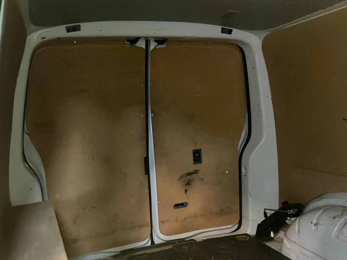 volkswagen-transporter-2021-diesel-1996cc