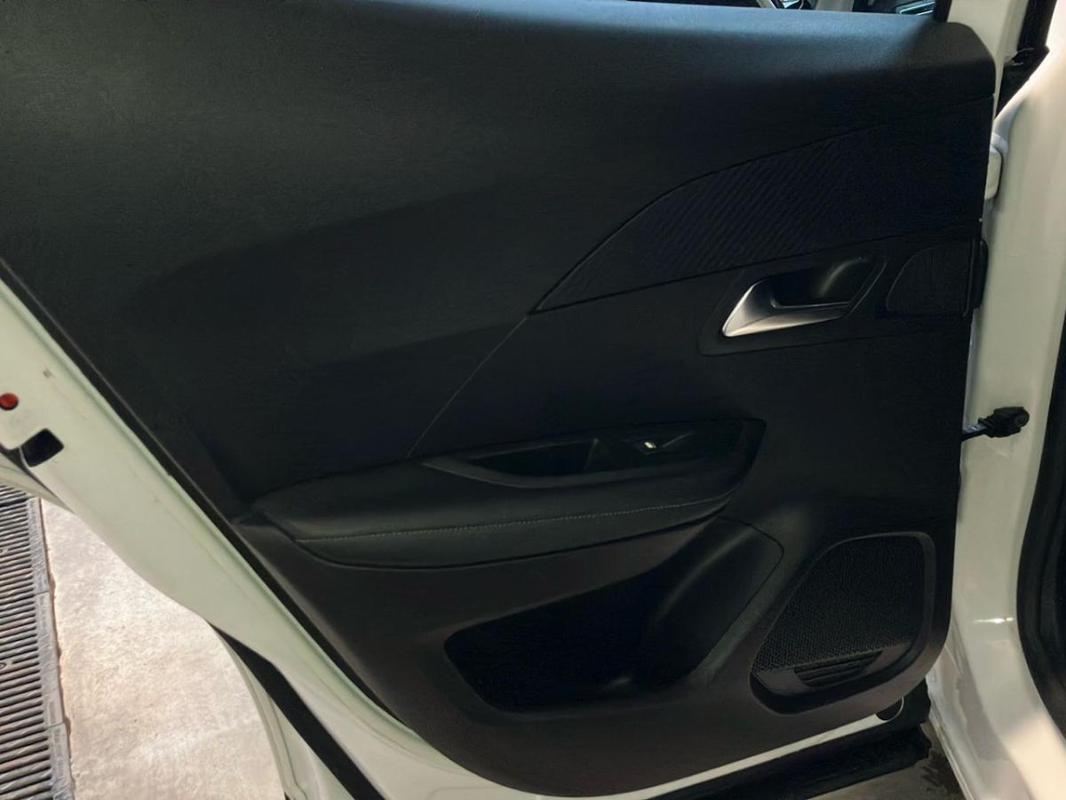 peugeot-2008-2022-gasolina-1199cc