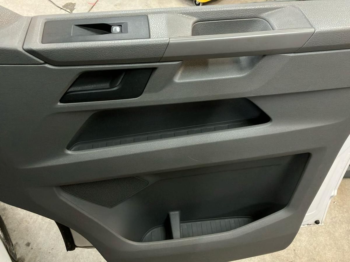 volkswagen-transporter-2021-diesel-1996cc