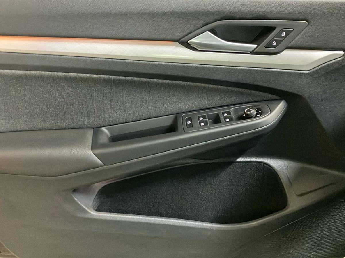 volkswagen-golf-2023-gasolina-999cc