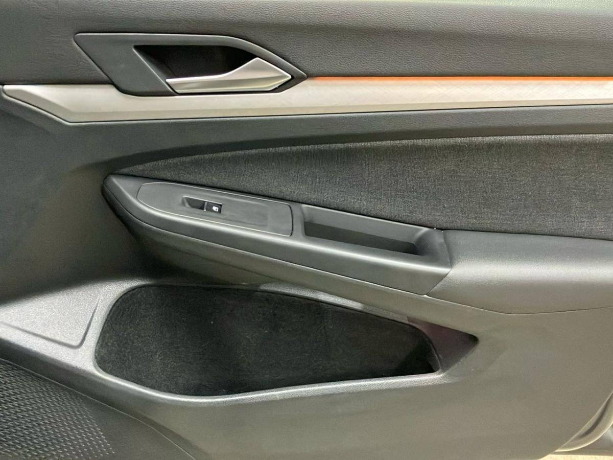 volkswagen-golf-2023-gasolina-999cc