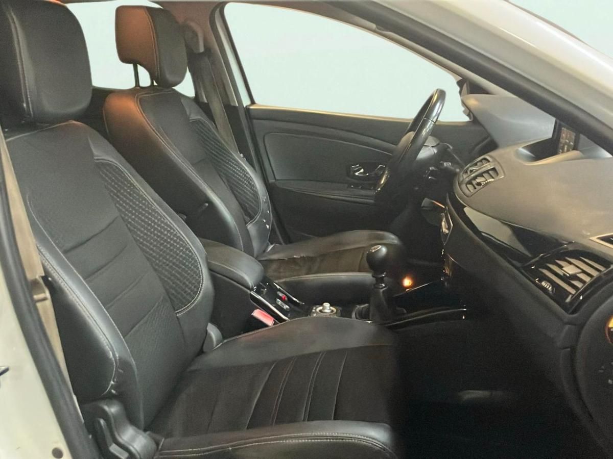 renault-megane-sport-tourer-2014-diesel-1498cc
