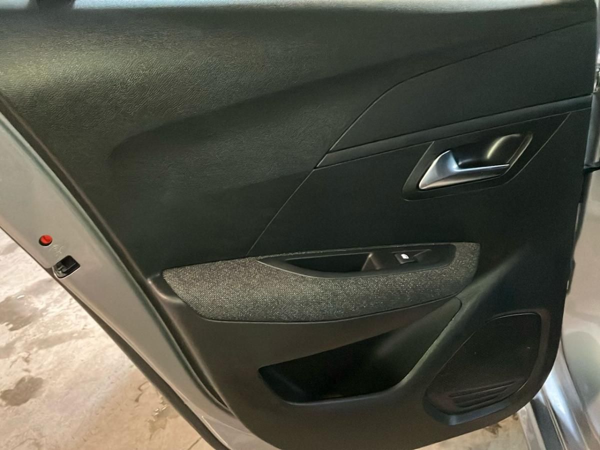 peugeot-208-2025-hibrido-a-gasolina-1199cc