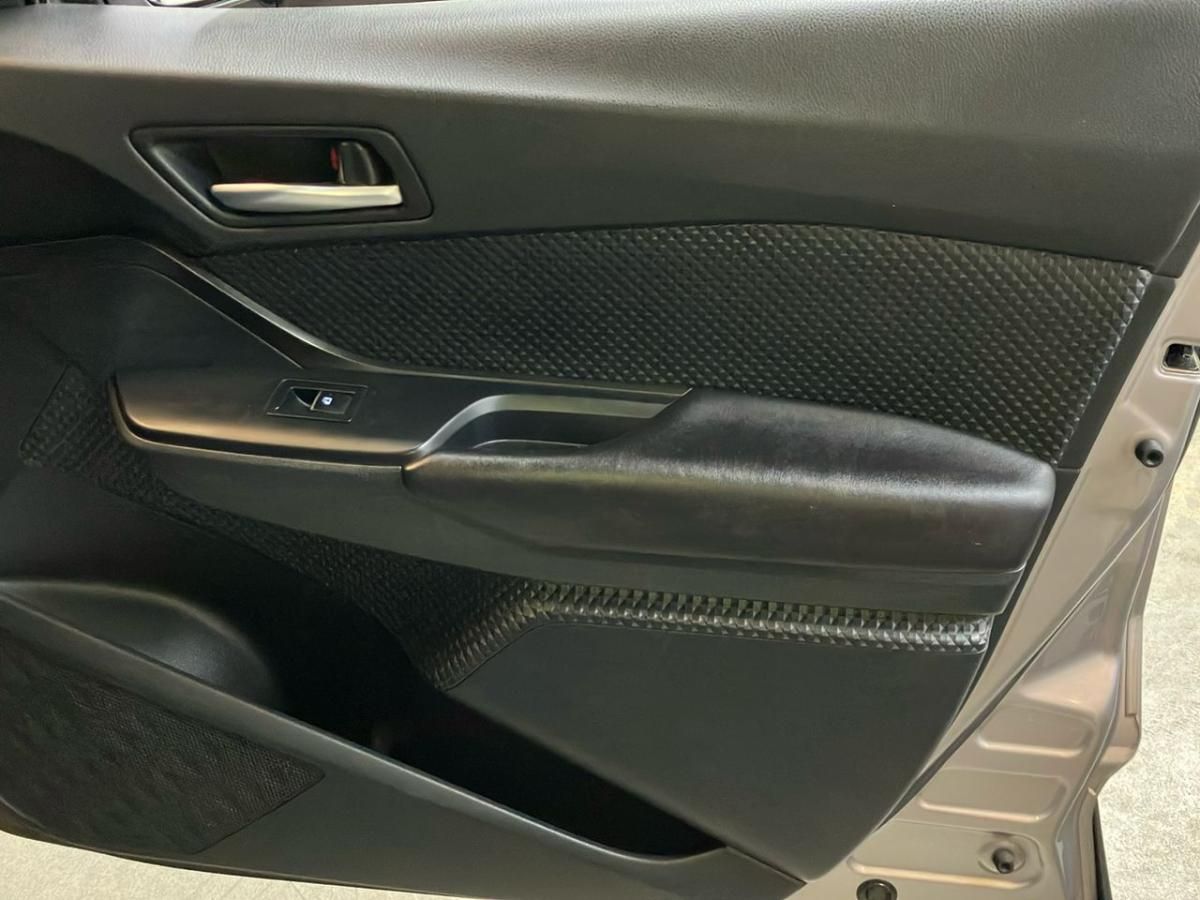toyota-c-hr-2018-hibrido-a-gasolina-1798cc