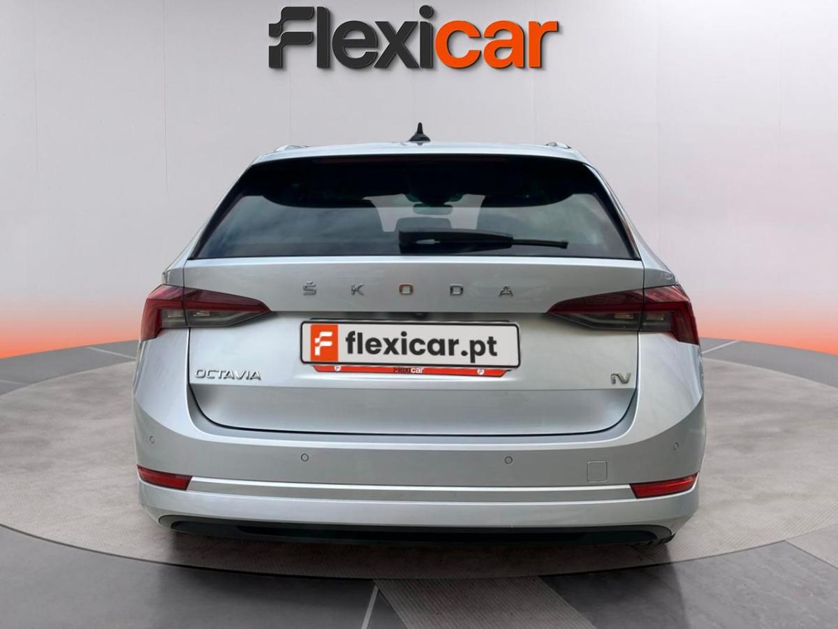 skoda-octavia-break-2022-hibrido-a-gasolina-1395cc