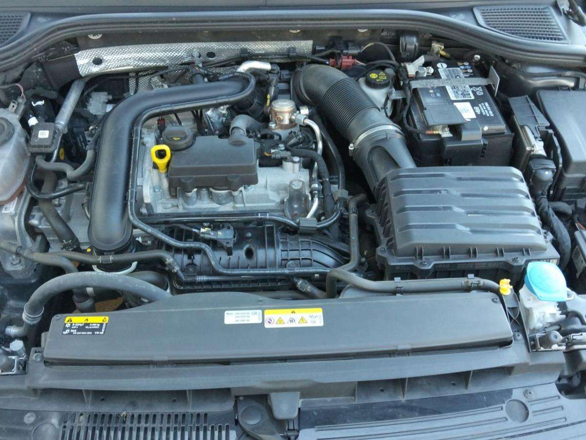 volkswagen-golf-2023-gasolina-999cc