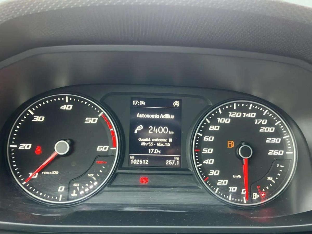 seat-leon-2023-diesel-1968cc