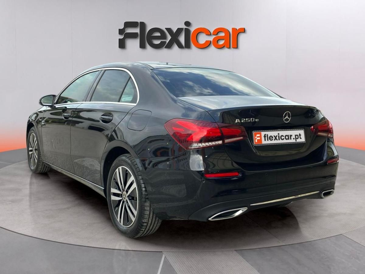 mercedes-benz-classe-a-2022-hibrido-a-gasolina-1332cc