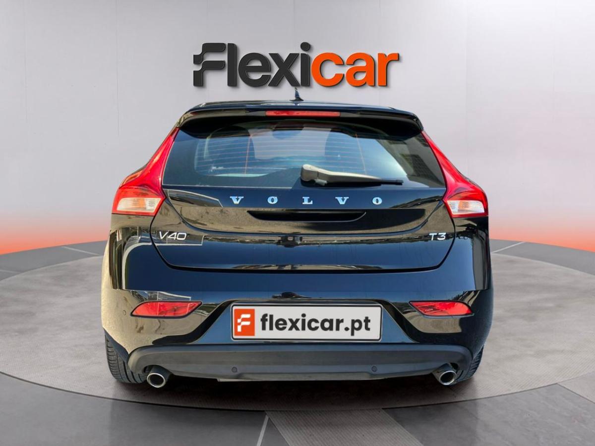 volvo-v40-2019-gasolina-1498cc