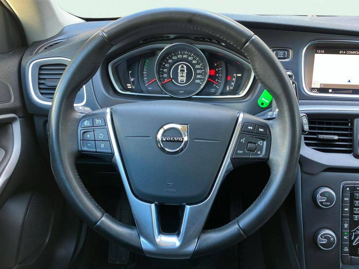 volvo-v40-2019-gasolina-1498cc
