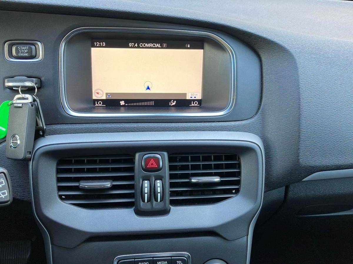 volvo-v40-2019-gasolina-1498cc