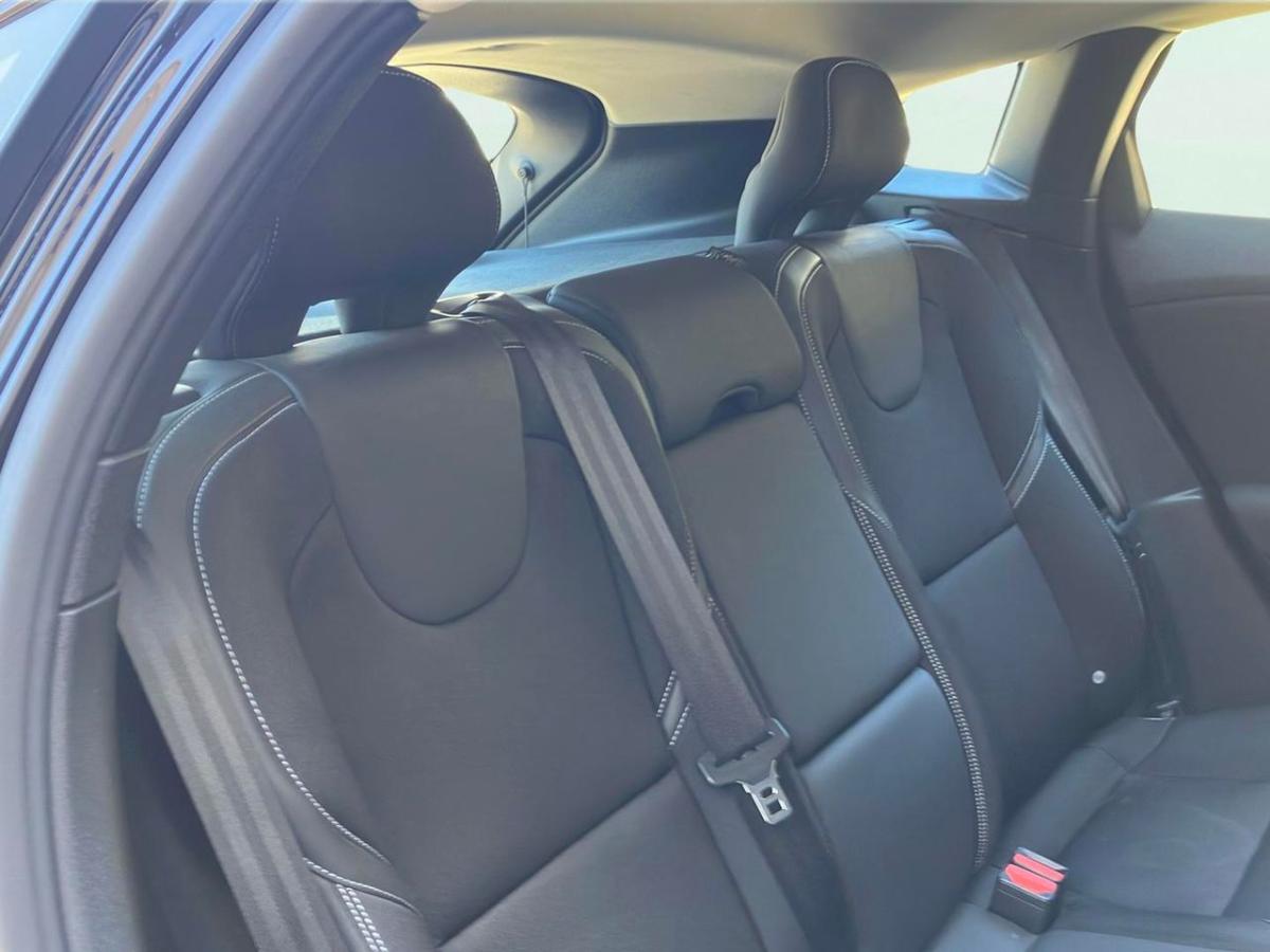 volvo-v40-2019-gasolina-1498cc