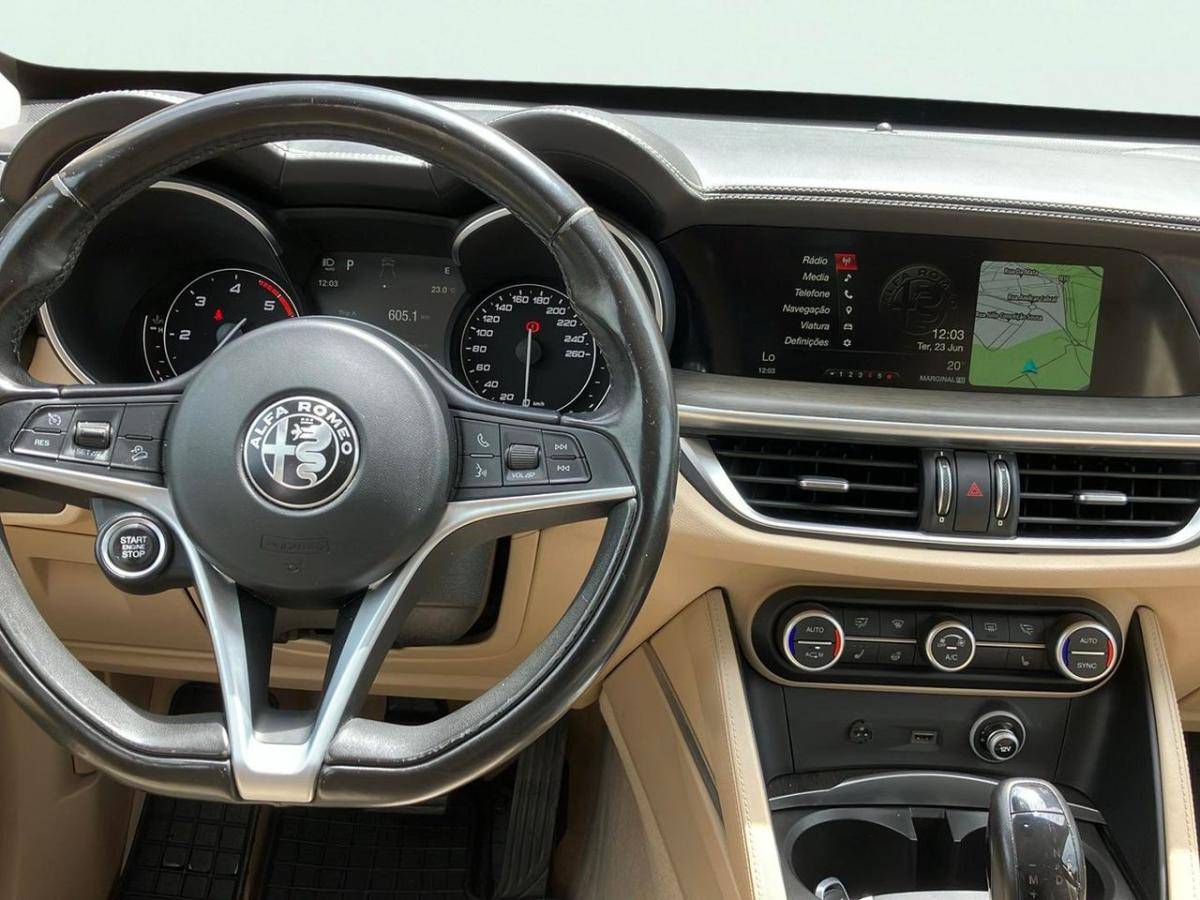 alfa-romeo-stelvio-2018-diesel-2143cc