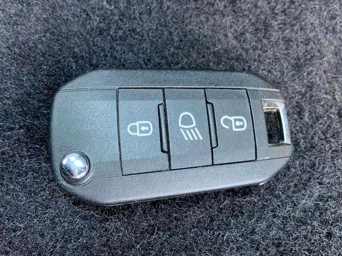 peugeot-2008-2025-gasolina-1199cc
