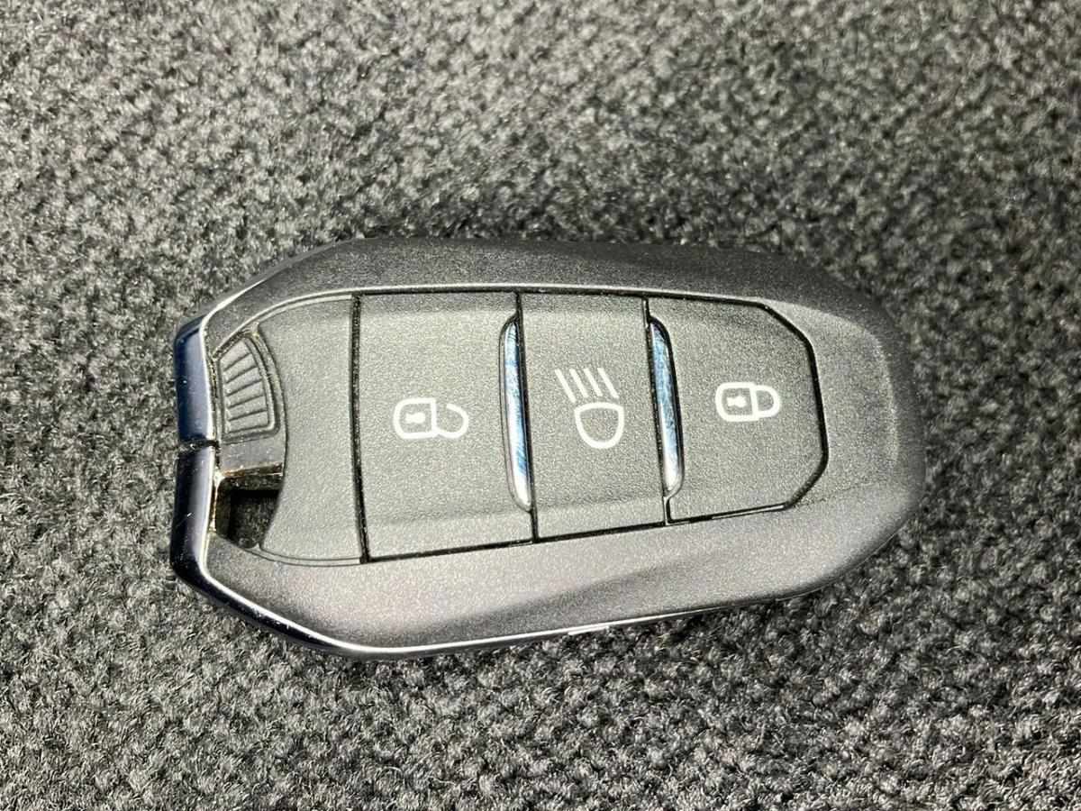 peugeot-2008-2021-gasolina-1199cc