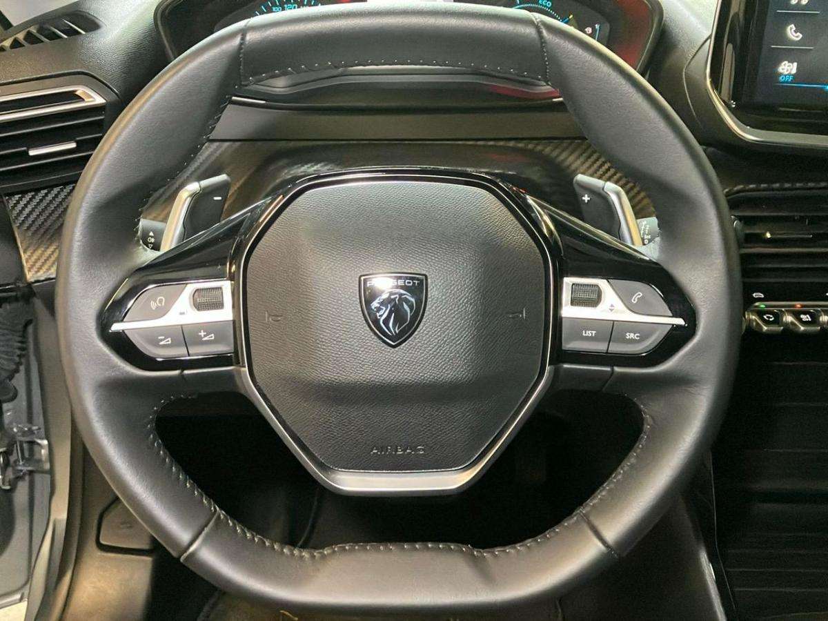 peugeot-208-2025-hibrido-a-gasolina-1199cc
