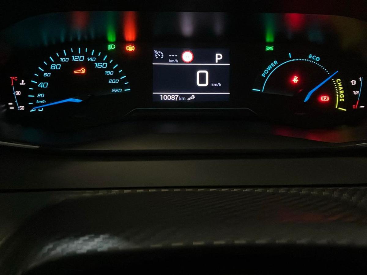 peugeot-208-2025-hibrido-a-gasolina-1199cc