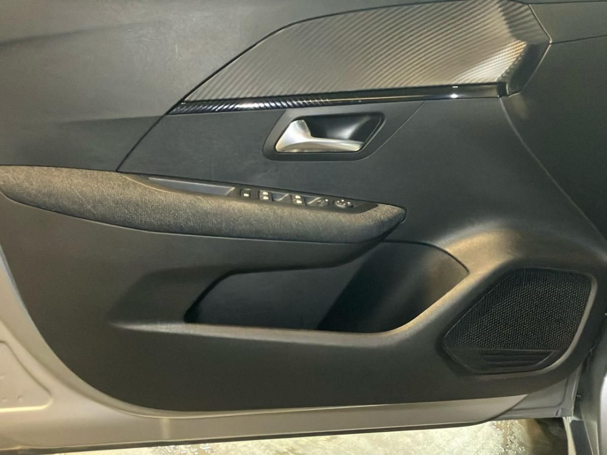 peugeot-208-2025-hibrido-a-gasolina-1199cc