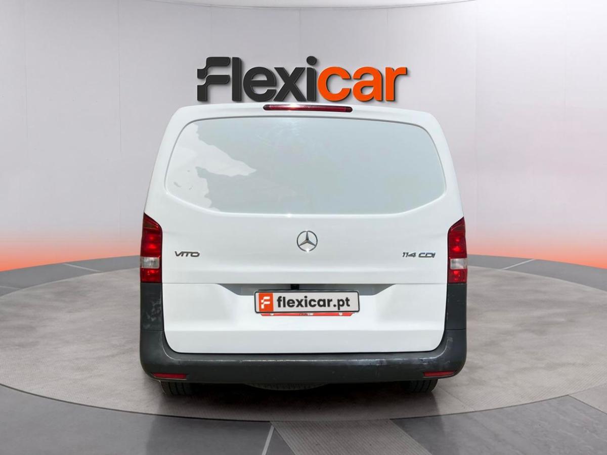 mercedes-benz-vito-2023-diesel-1950cc