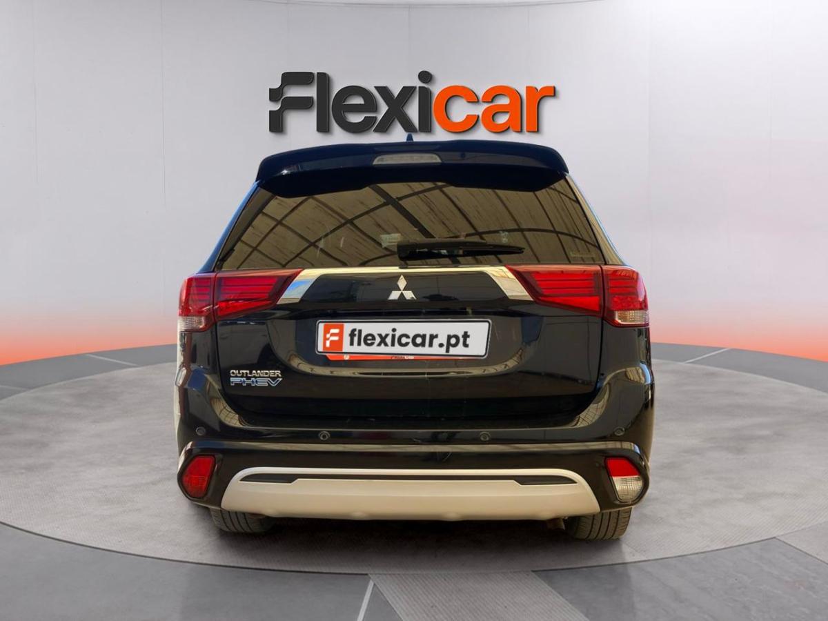 mitsubishi-outlander-2021-hibrido-a-gasolina-2360cc
