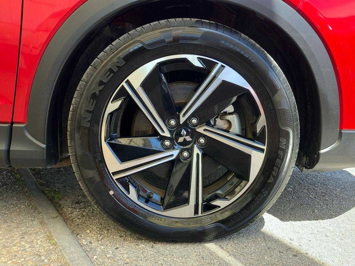 mitsubishi-eclipse-cross-2022-hibrido-a-gasolina-2360cc