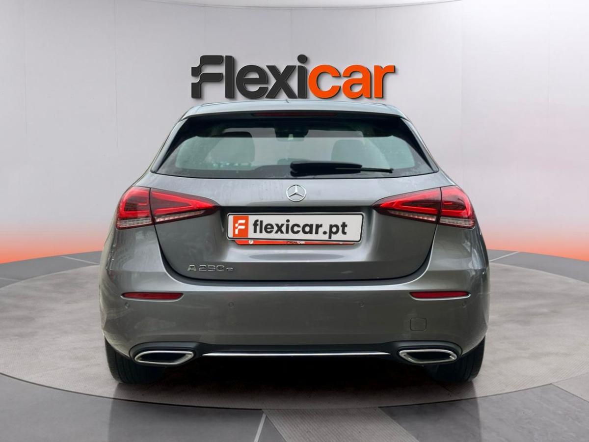 mercedes-benz-classe-a-2020-hibrido-a-gasolina-1332cc