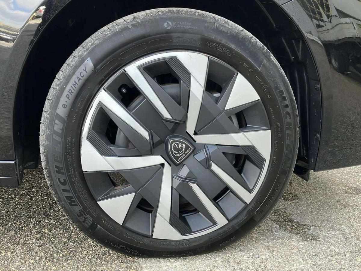 peugeot-208-2025-hibrido-a-gasolina-1199cc