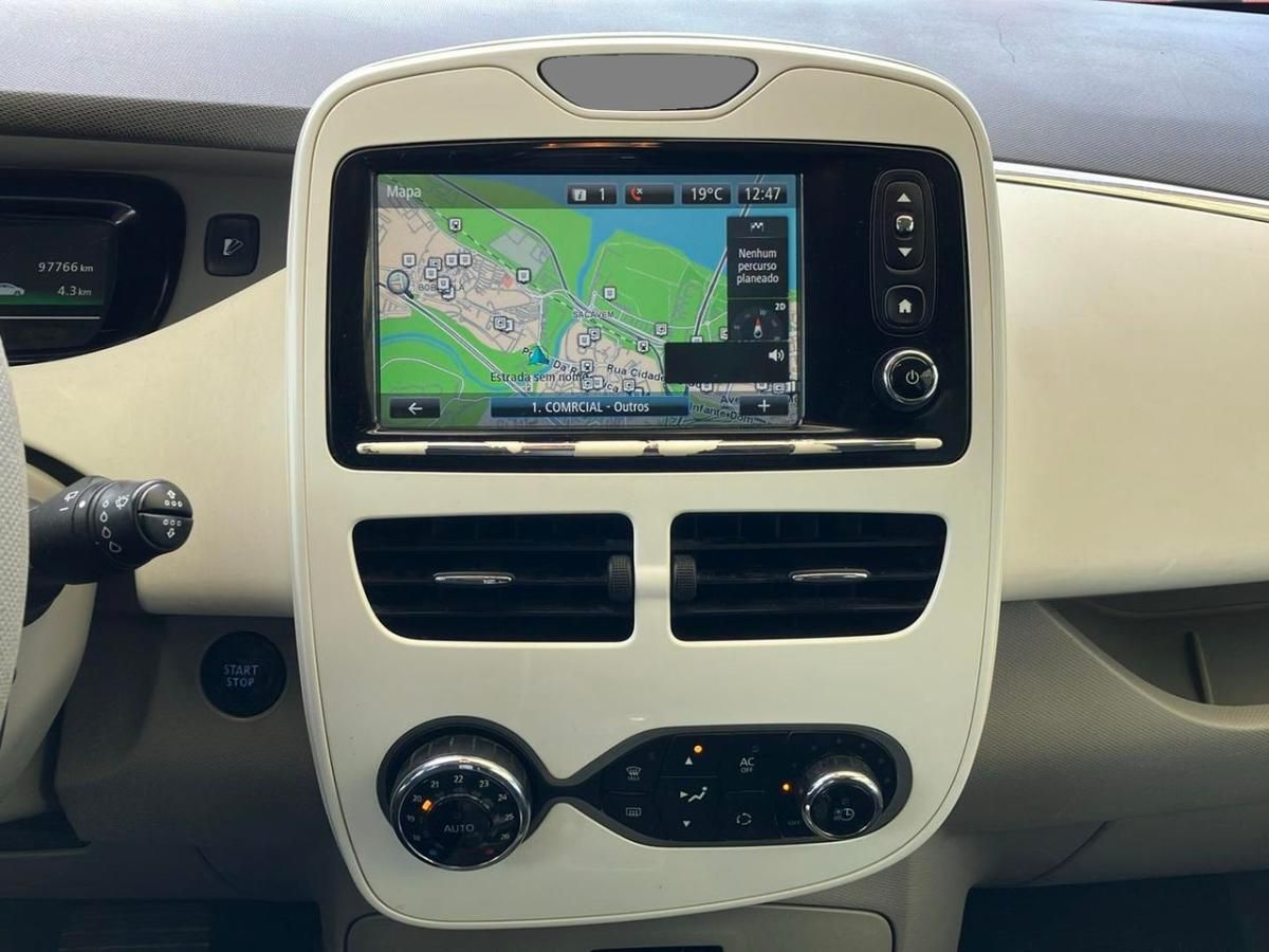 renault-zoe-2014-eletrico-0cc