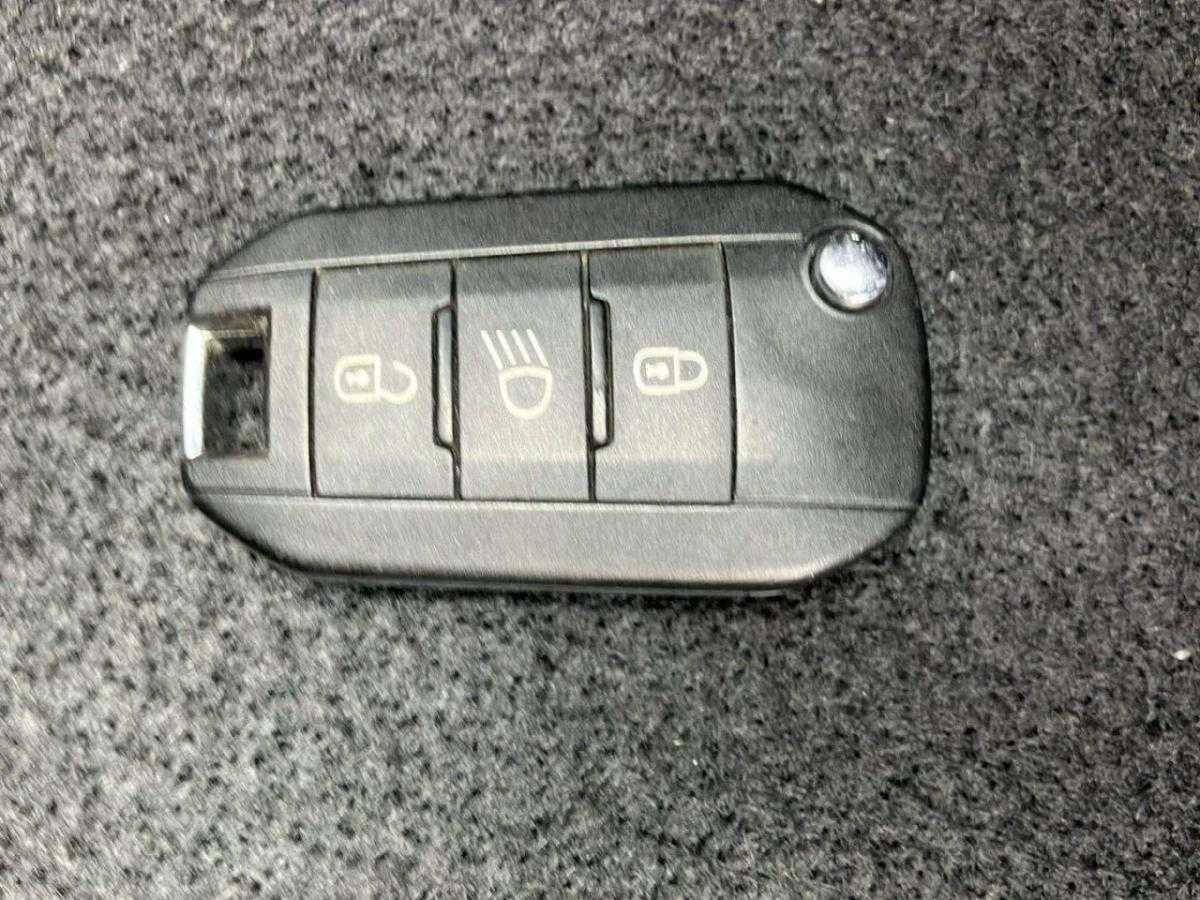 peugeot-308-2020-gasolina-1199cc