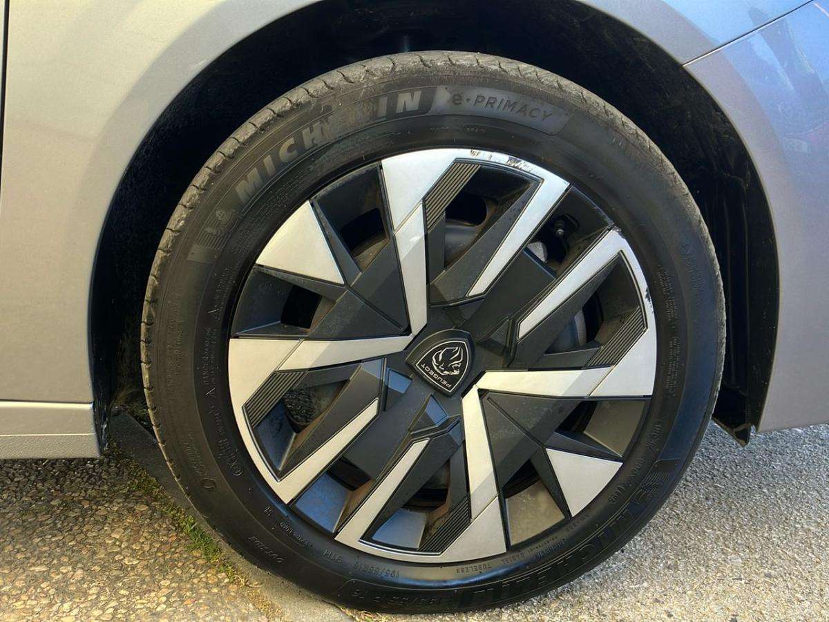 peugeot-208-2025-gasolina-1199cc