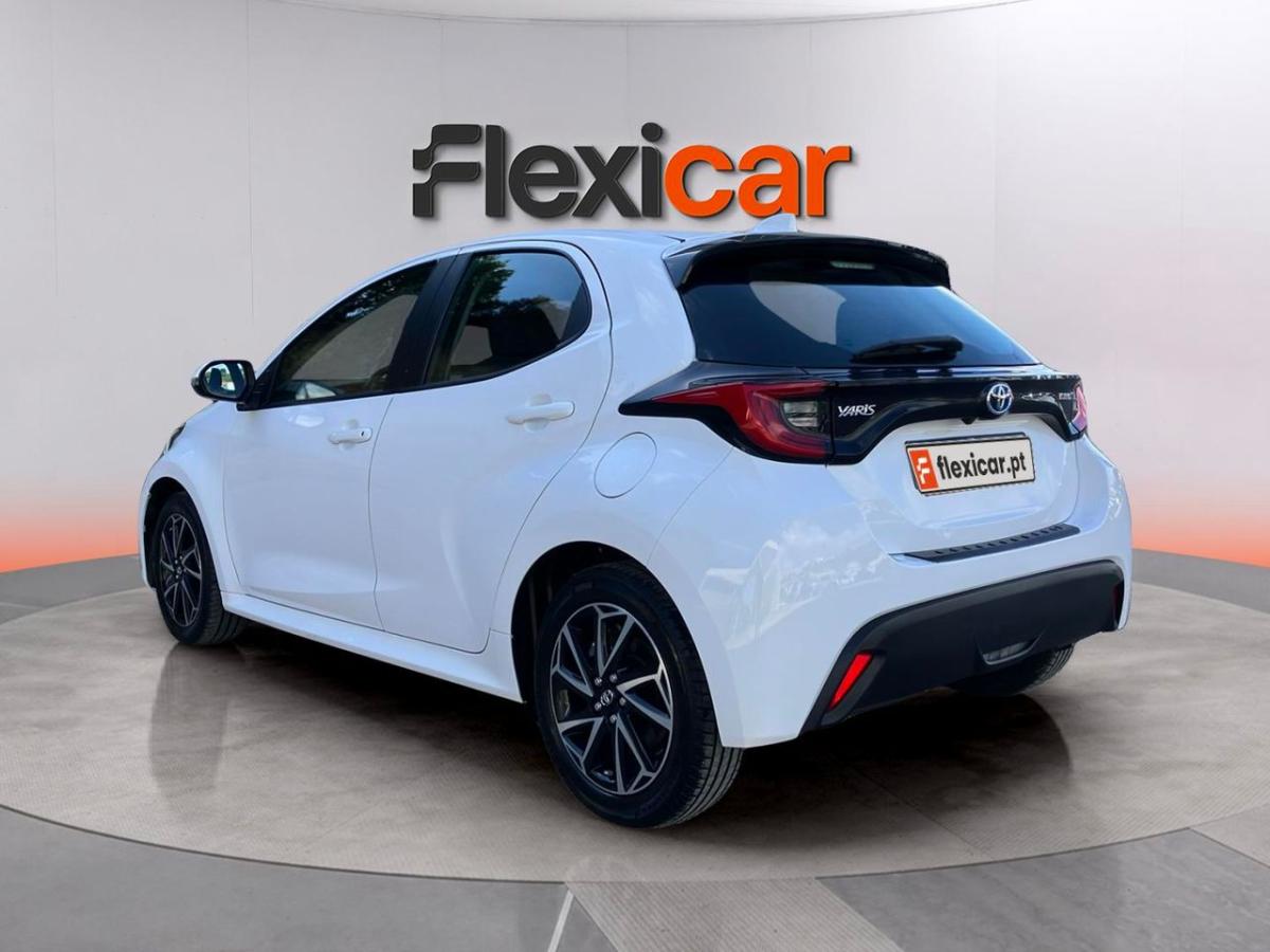 toyota-yaris-2022-hibrido-a-gasolina-1497cc