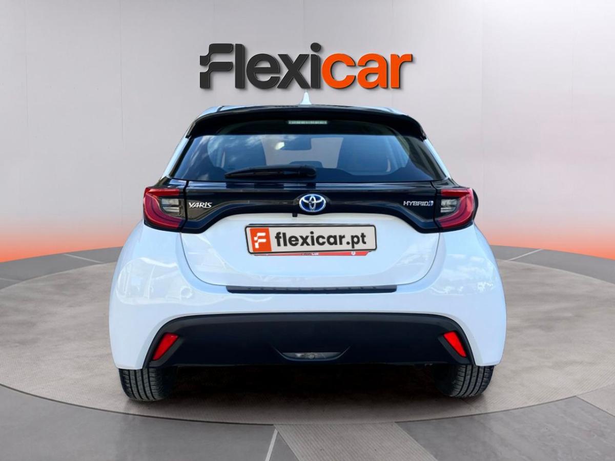 toyota-yaris-2022-hibrido-a-gasolina-1497cc