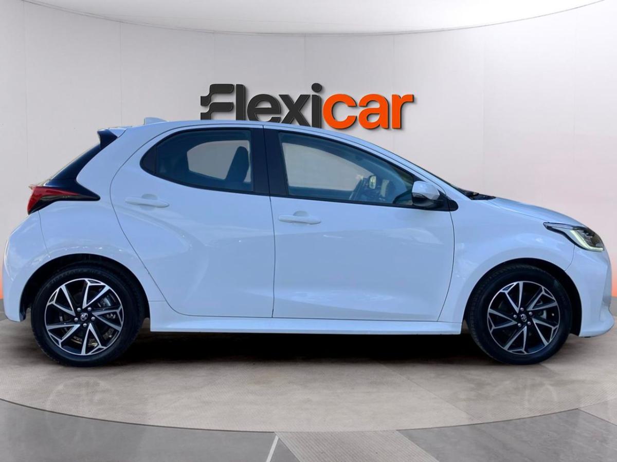 toyota-yaris-2022-hibrido-a-gasolina-1497cc