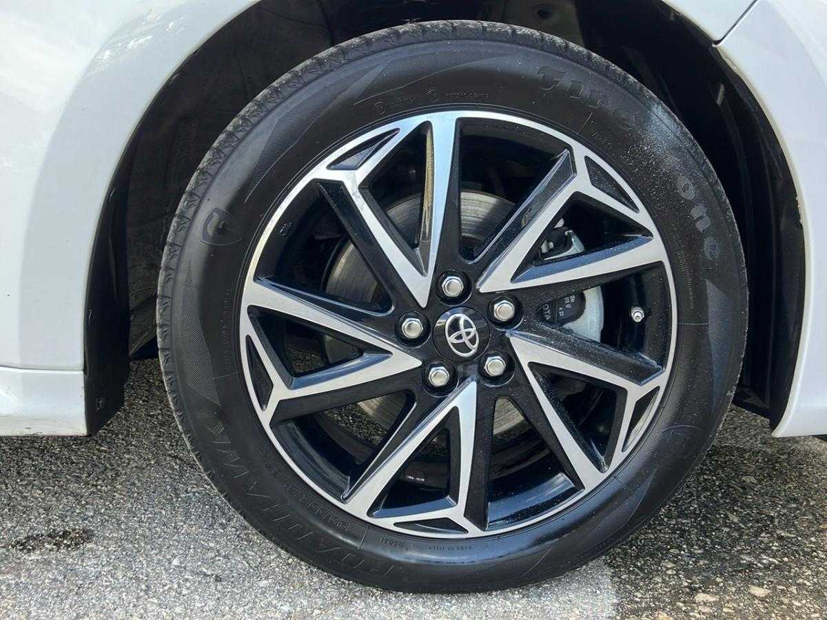 toyota-yaris-2022-hibrido-a-gasolina-1497cc