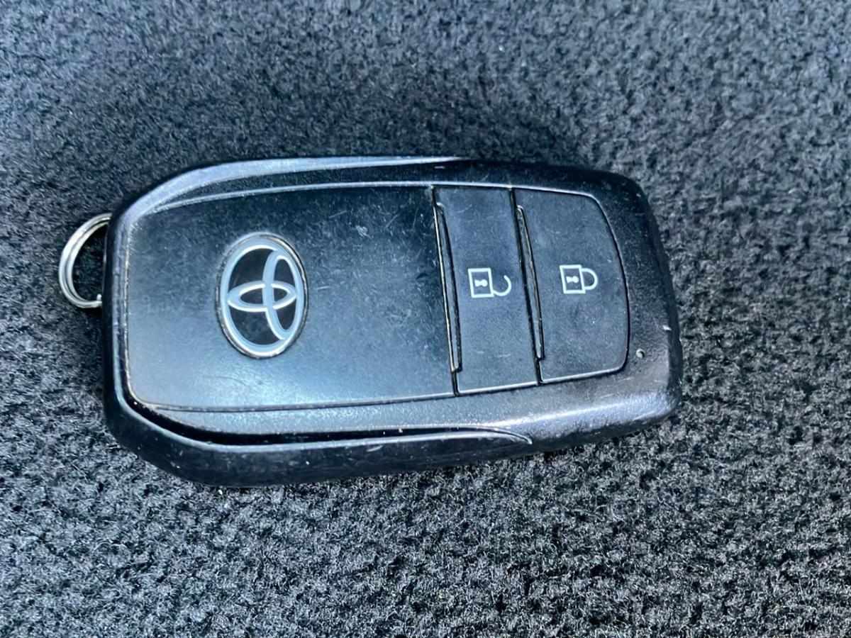 toyota-yaris-2022-hibrido-a-gasolina-1497cc