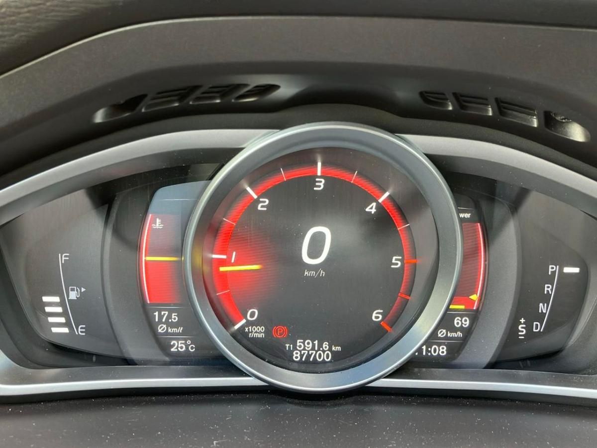 volvo-v40-2018-diesel-1969cc