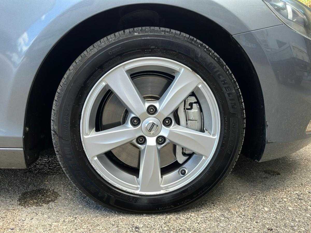 volvo-v40-2018-diesel-1969cc