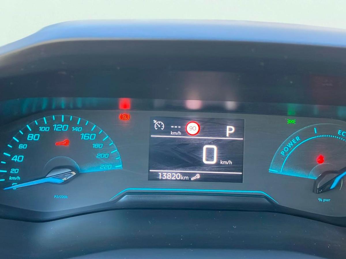 peugeot-208-2025-gasolina-1199cc