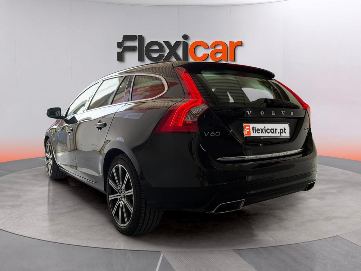 volvo-v60-2017-hibrido-a-diesel-2400cc