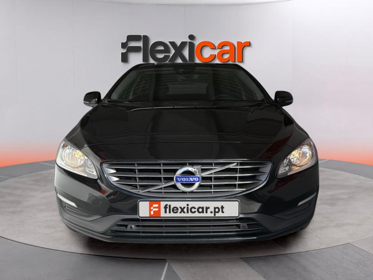 volvo-v60-2017-hibrido-a-diesel-2400cc