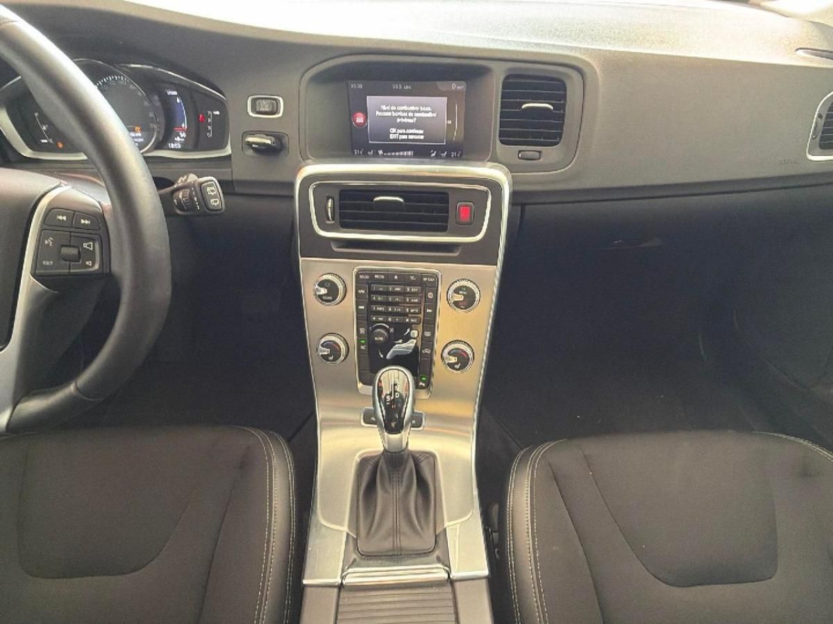 volvo-v60-2017-hibrido-a-diesel-2400cc