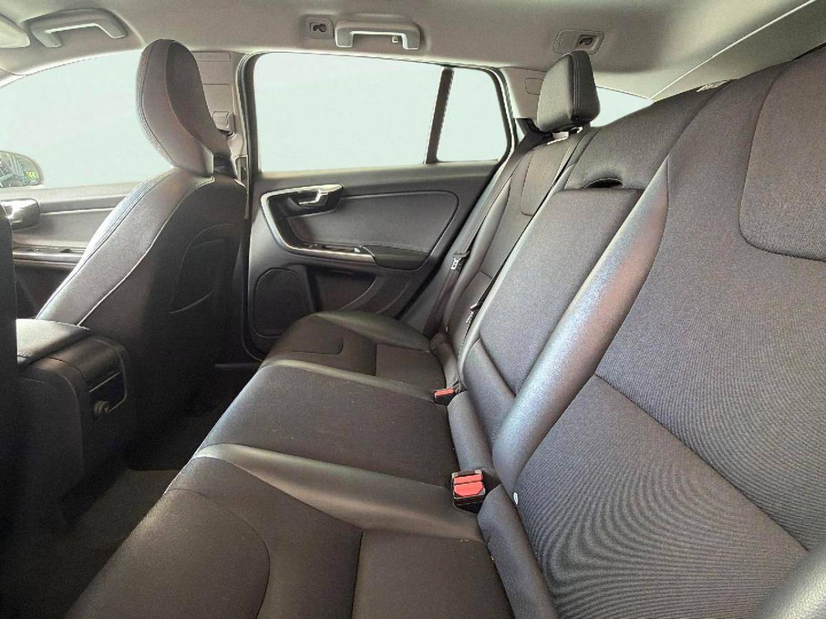 volvo-v60-2017-hibrido-a-diesel-2400cc